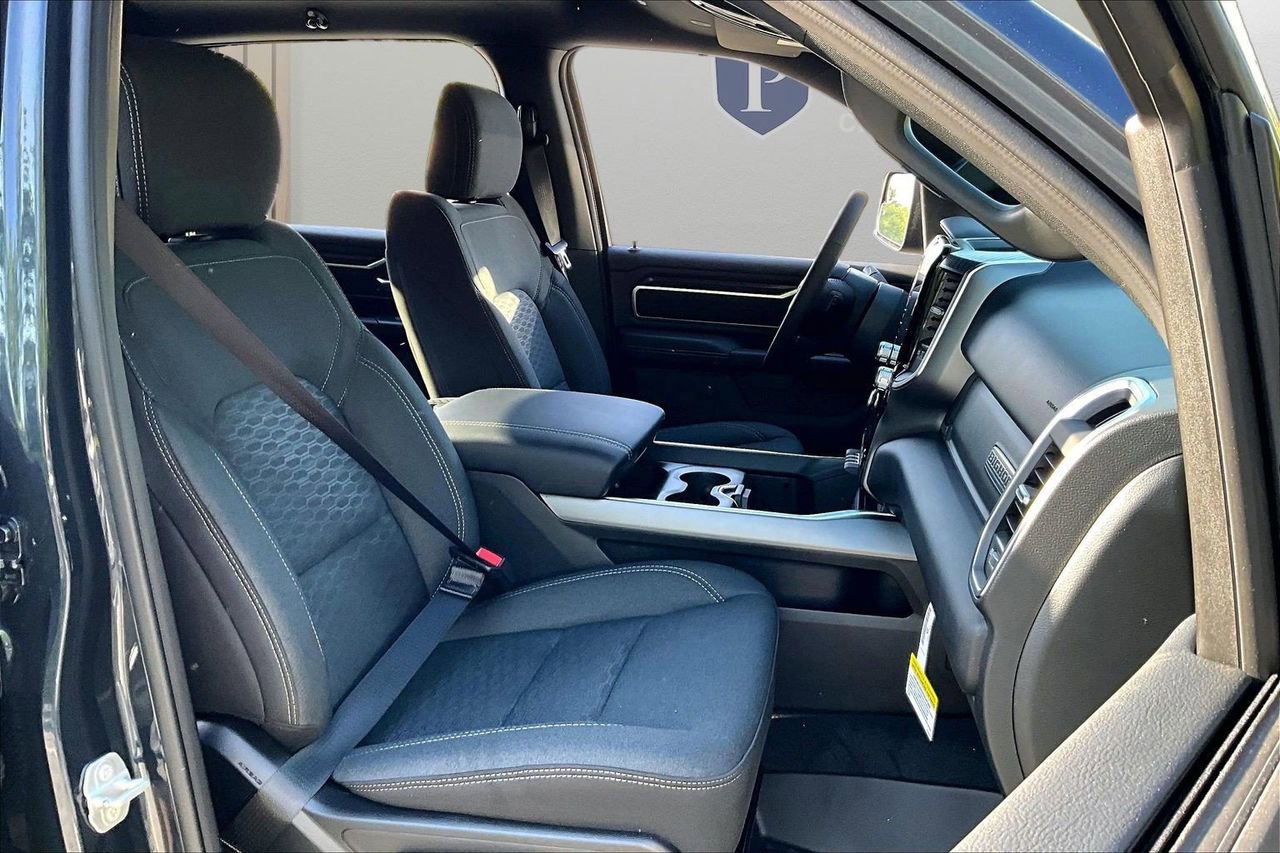 New 2026 RAM 1500 4x4 Crew Cab image 23