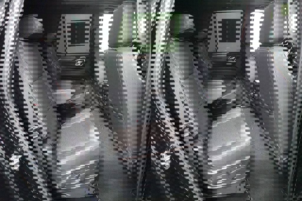 Used 2023 Chevrolet Tahoe High Country w/ Premium Package AWD/4WD image 34