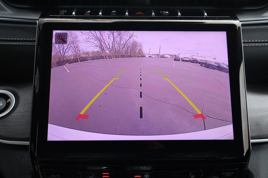 Used 2024 Jeep Grand Cherokee Limited image 17