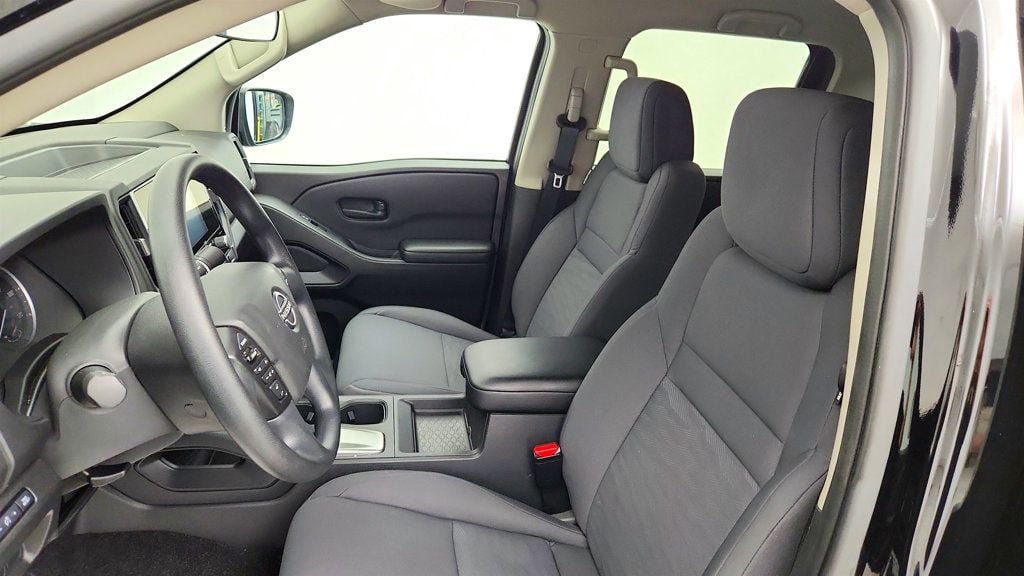 Used 2025 Nissan Frontier S AWD/4WD image 17