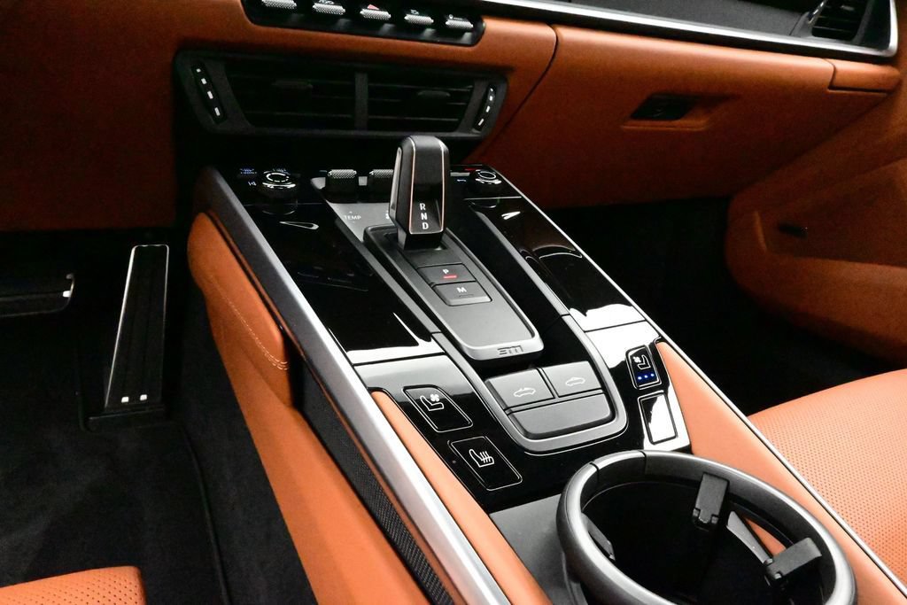 Certified 2026 Porsche 911 Targa 4 GTS AWD/4WD image 11