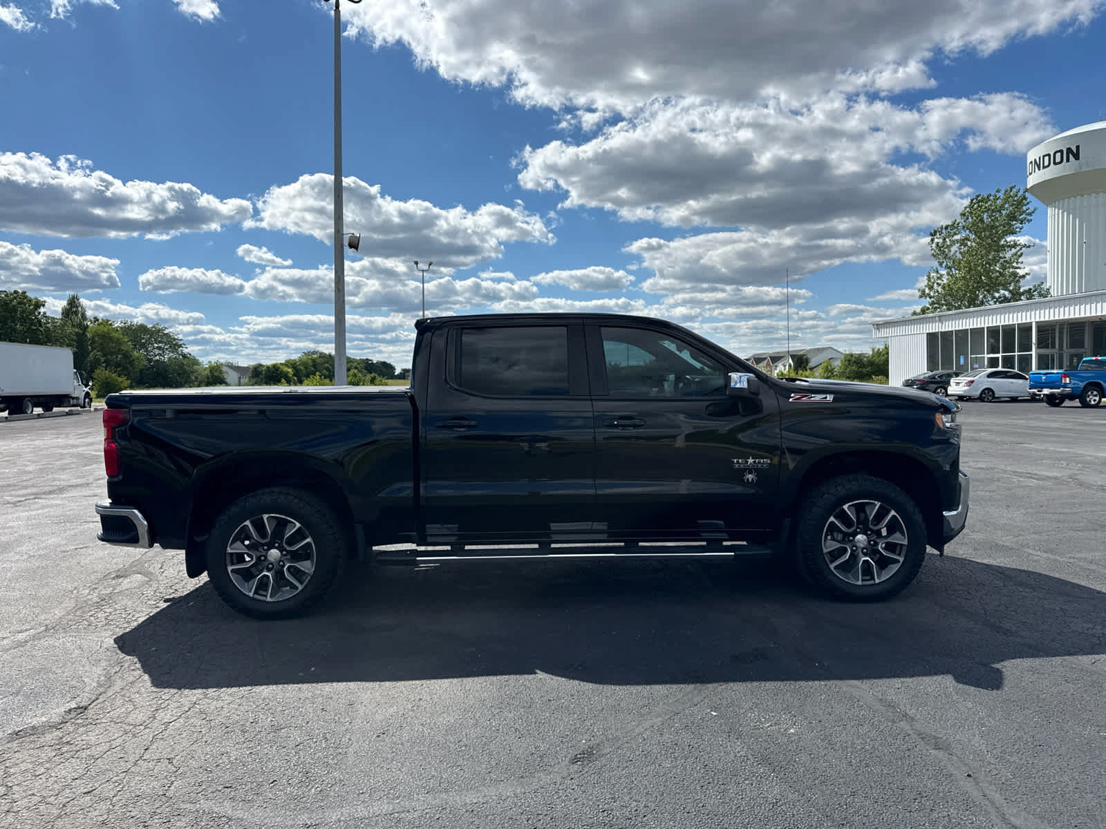 Certified 2020 Chevrolet Silverado 1500 LT w/ Texas Edition AWD/4WD image 6