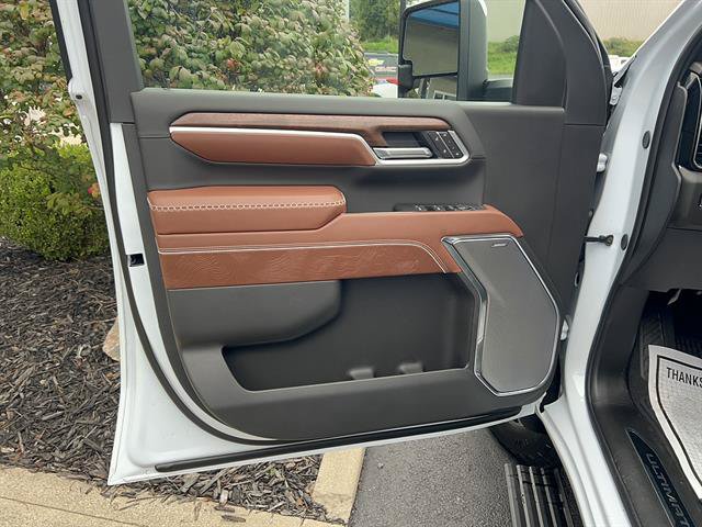 New 2026 GMC Sierra 2500 Denali Ultimate AWD/4WD image 8