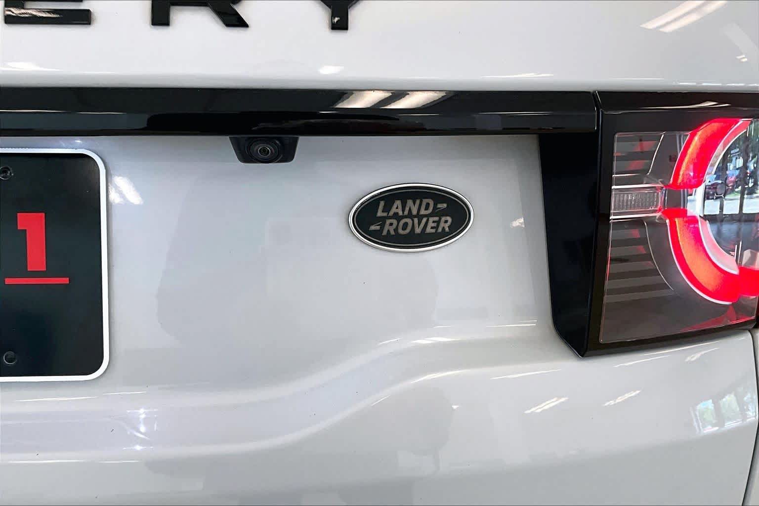 Used 2017 Land Rover Discovery Sport HSE AWD/4WD image 9