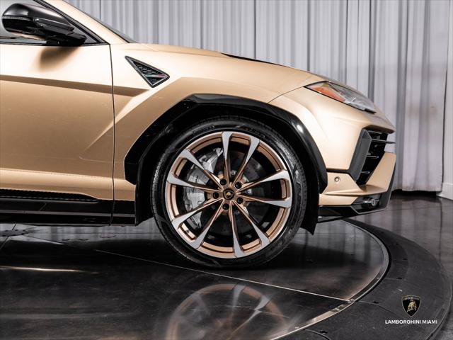 Used 2024 Lamborghini Urus S AWD/4WD image 16