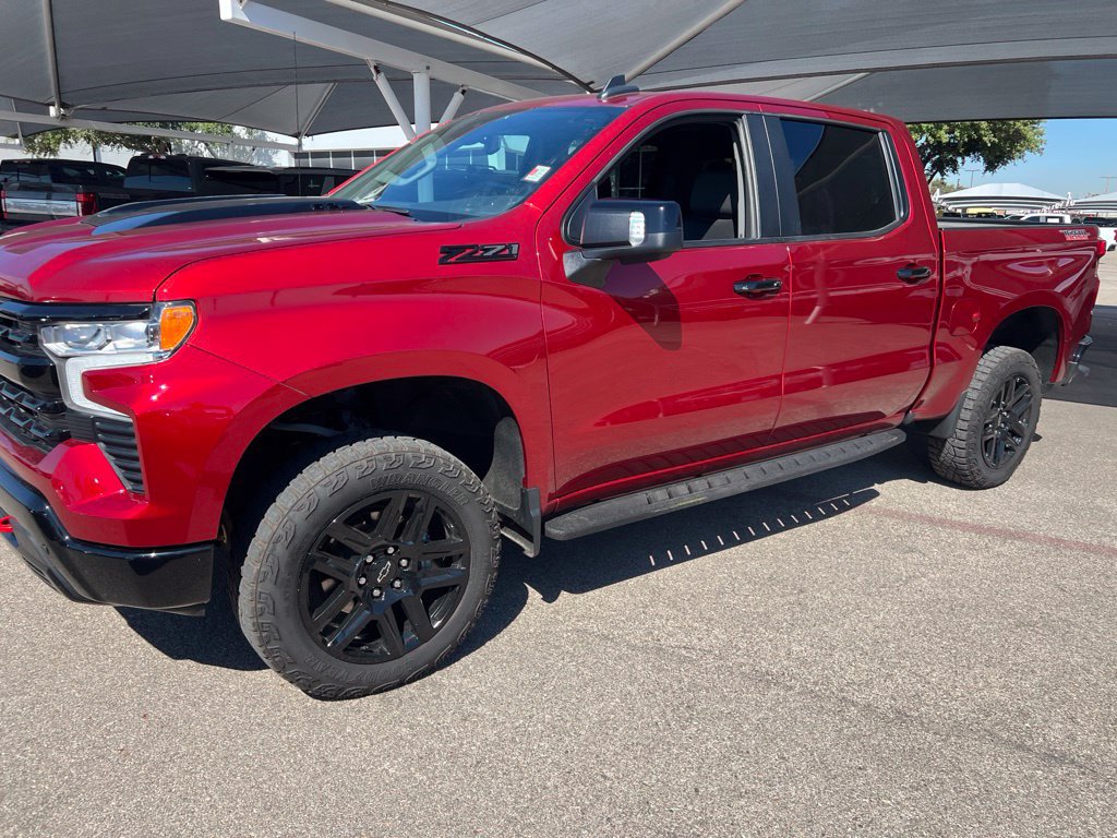 Used 2024 Chevrolet Silverado 1500 LT Trail Boss w/ LT Trail Boss Premium Package AWD/4WD image 1