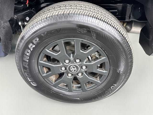 Certified 2026 Toyota 4Runner SR5 AWD/4WD image 32