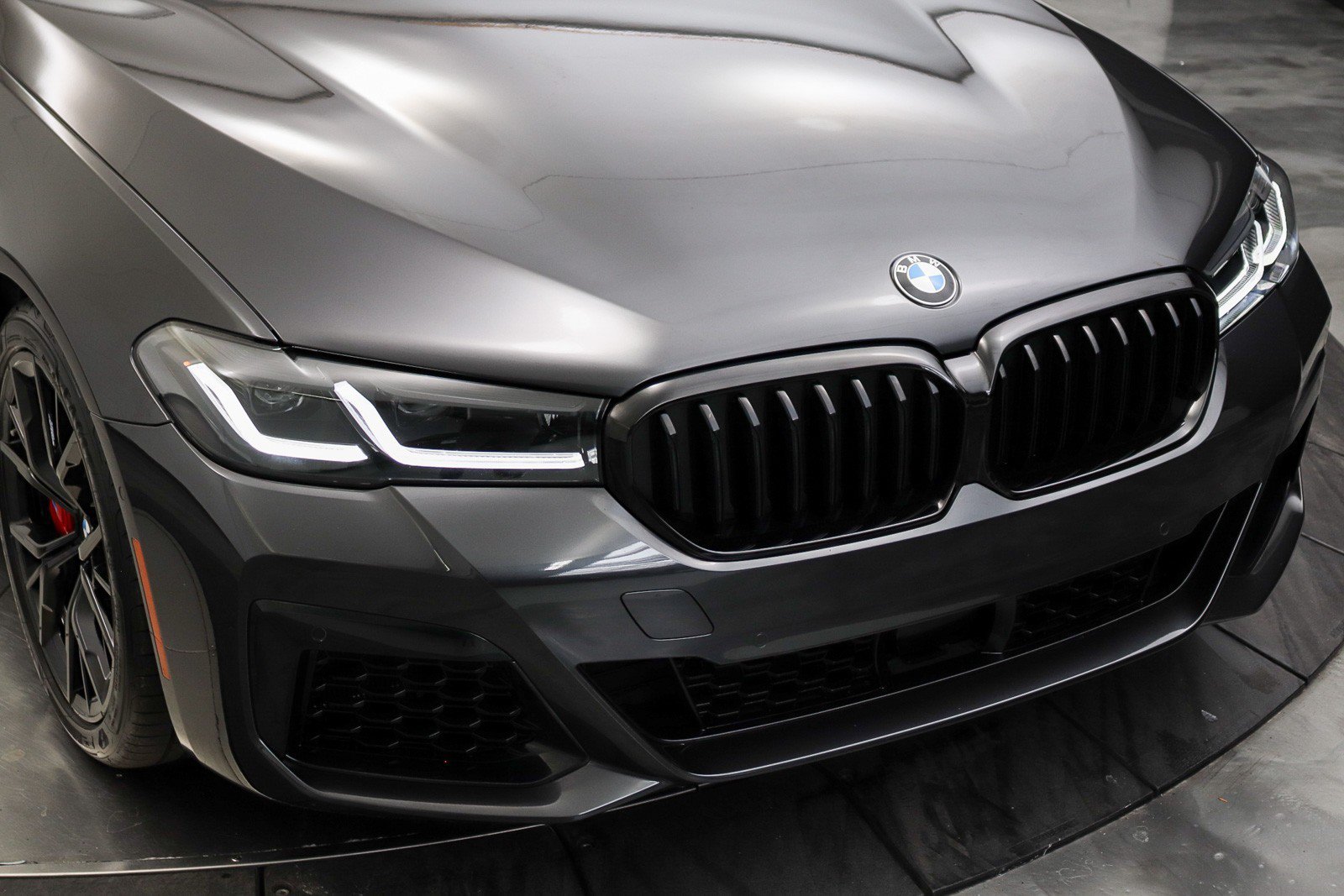 Used 2023 BMW M550i xDrive AWD/4WD image 9
