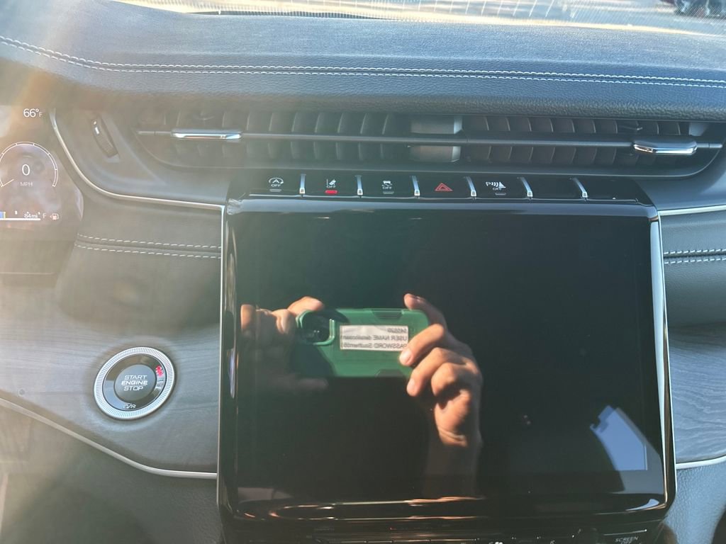 New 2025 Jeep Grand Cherokee L Limited w/ Luxury Tech Group II image 13