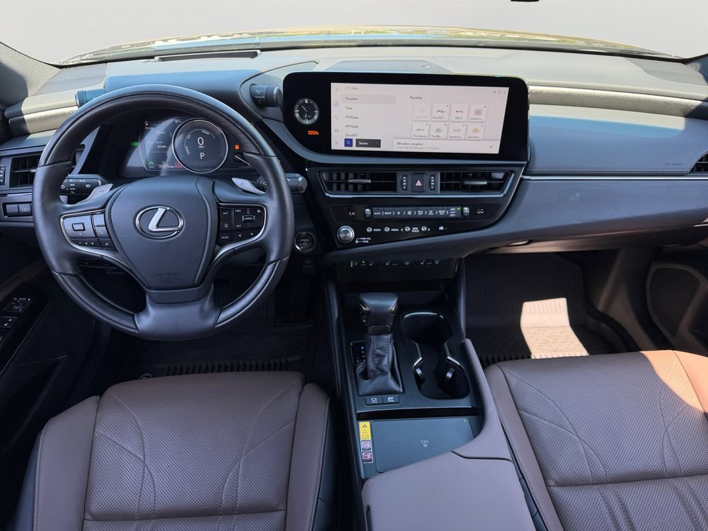 Certified 2025 Lexus ES 300h Ultra Luxury w/ Accessory Package (Z1) FWD image 11