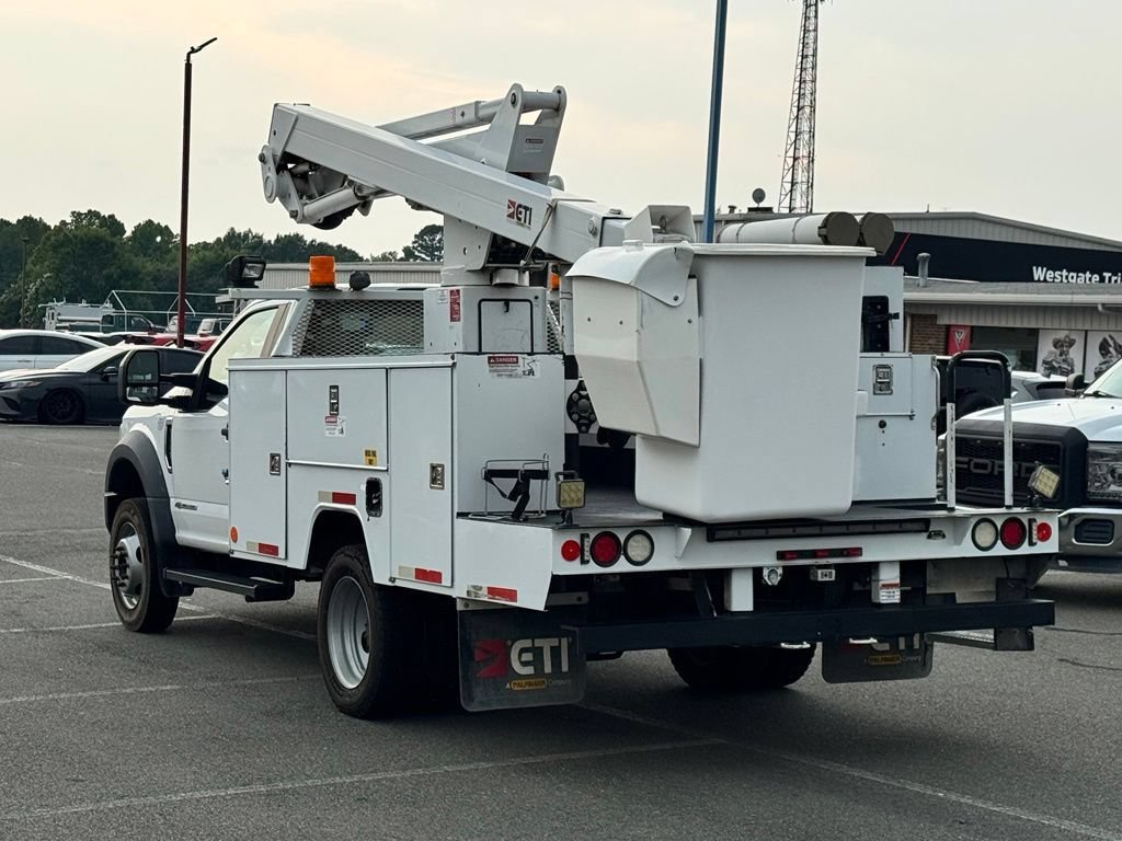 Used 2018 Ford F550 2WD Regular Cab Super Duty image 3