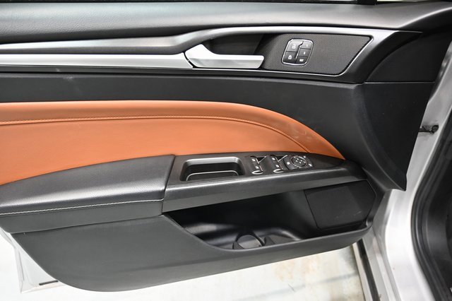 Used 2019 Ford Fusion Titanium image 26