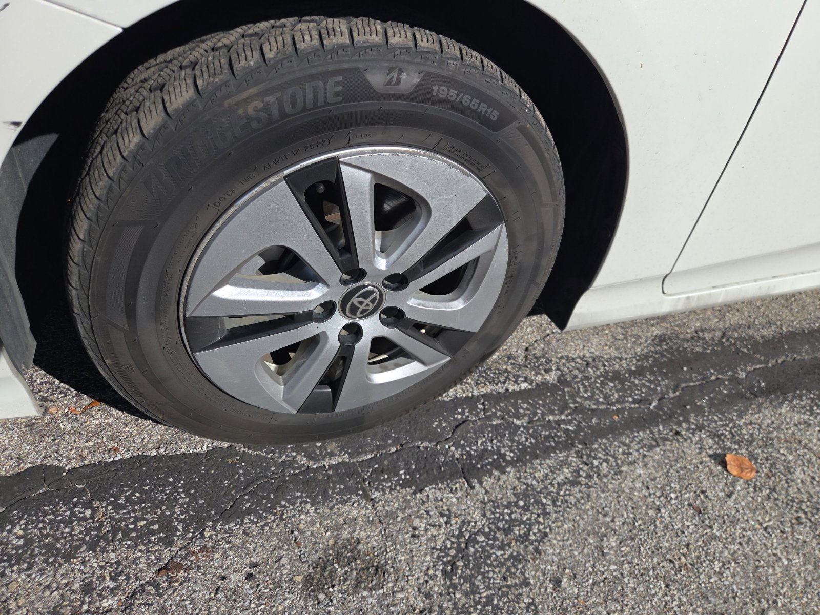 Used 2018 Toyota Prius Two w/ Prius Two Safety Plus Package FWD image 14