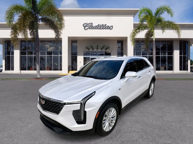 Certified 2024 Cadillac XT4 Luxury w/ Cold Weather Package