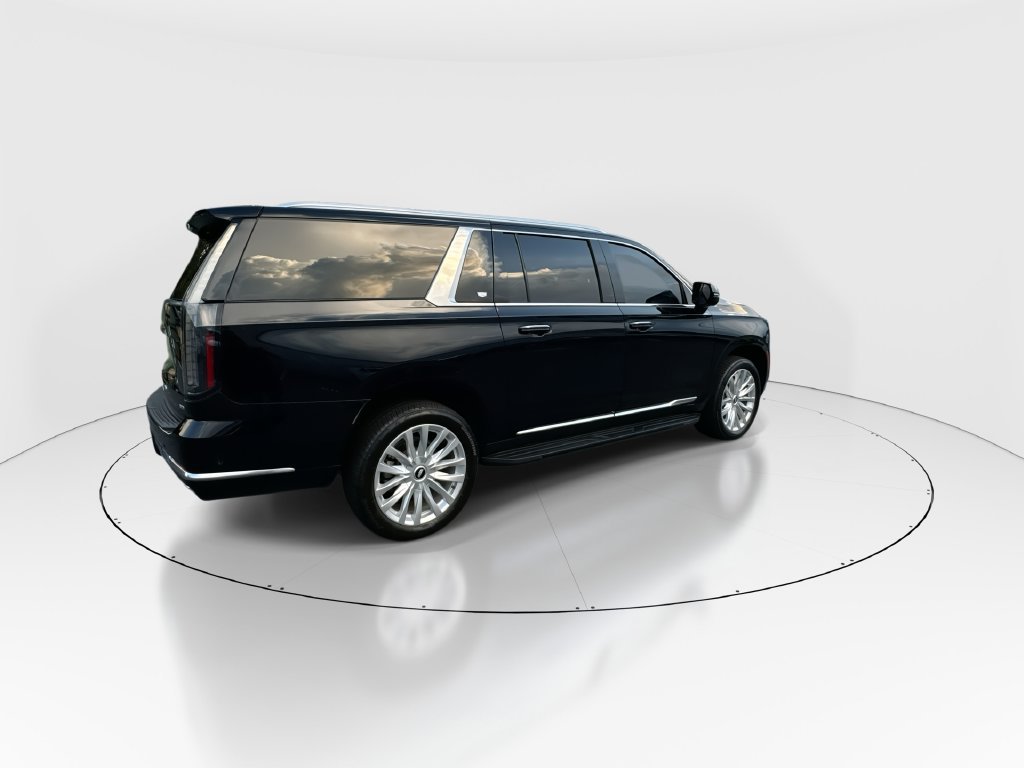 Used 2025 Cadillac Escalade ESV Luxury AWD/4WD image 8