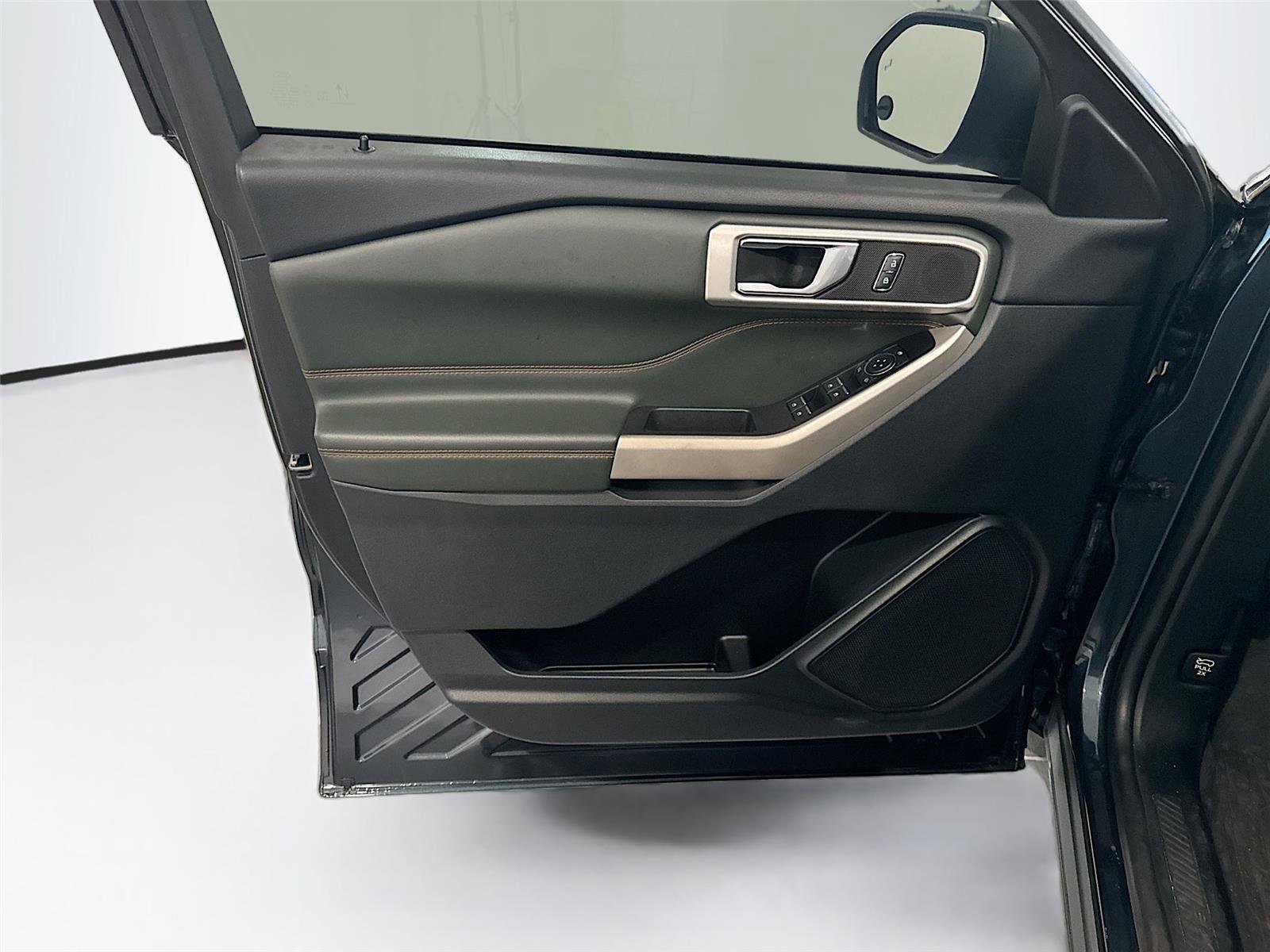 Used 2022 Ford Explorer Timberline image 9