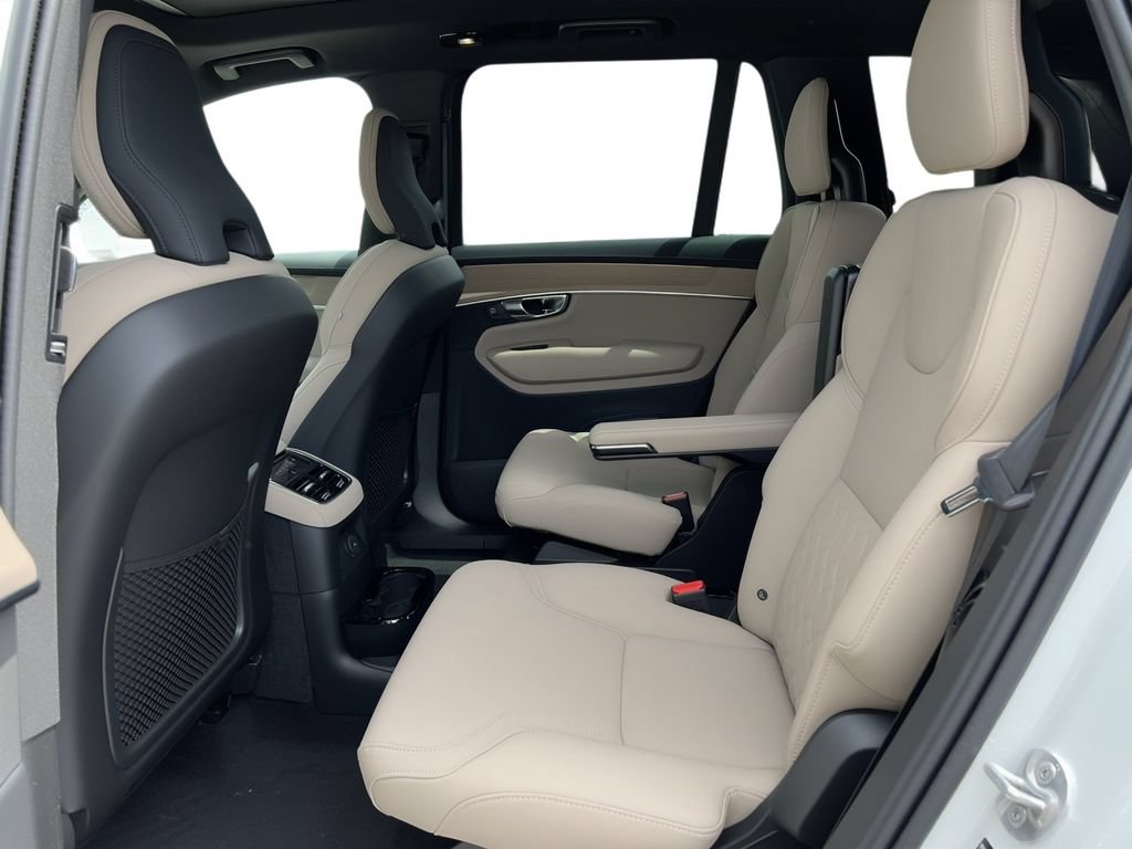 New 2026 Volvo XC90 T8 Plus w/ Protection Package Premier AWD/4WD image 7