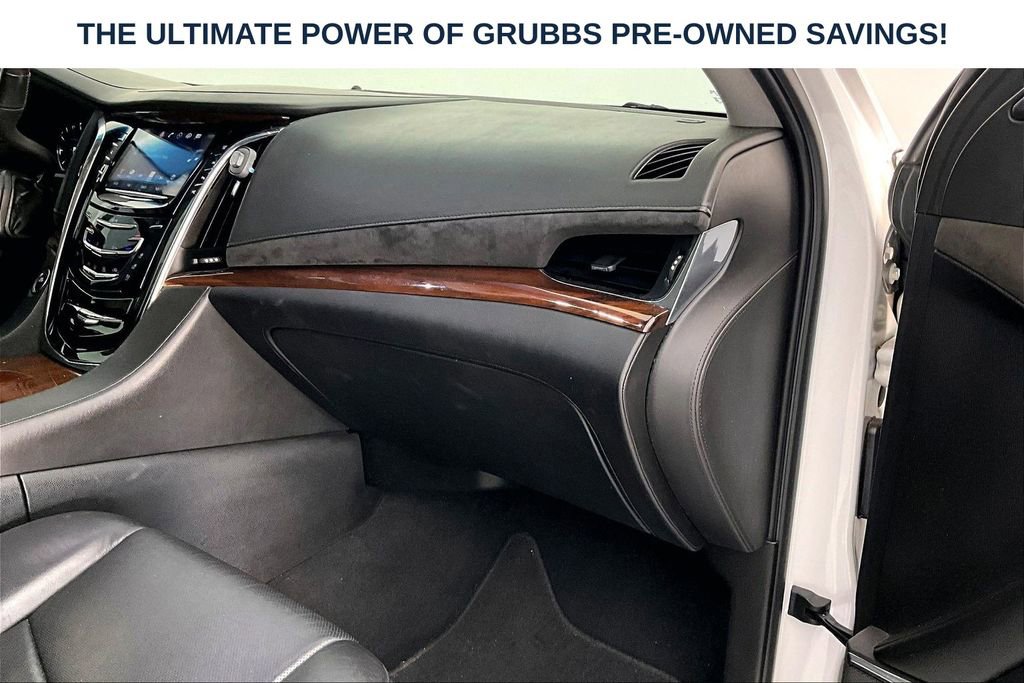 Used 2018 Cadillac Escalade Luxury AWD/4WD image 21