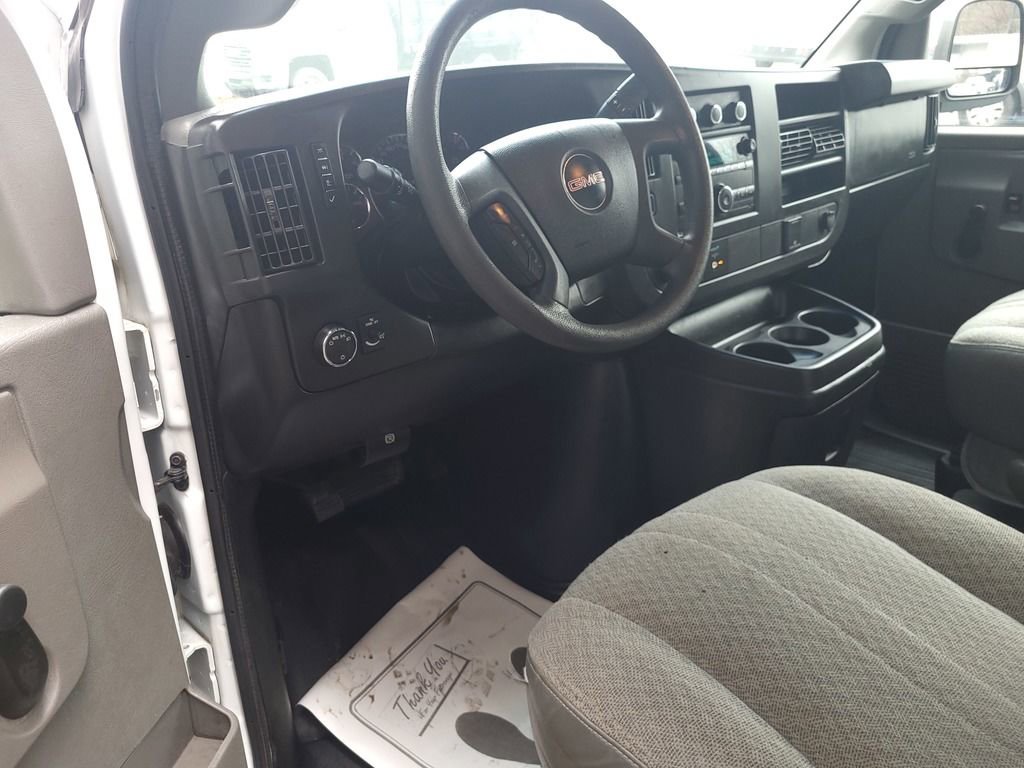 Used 2017 GMC Savana 3500 image 15