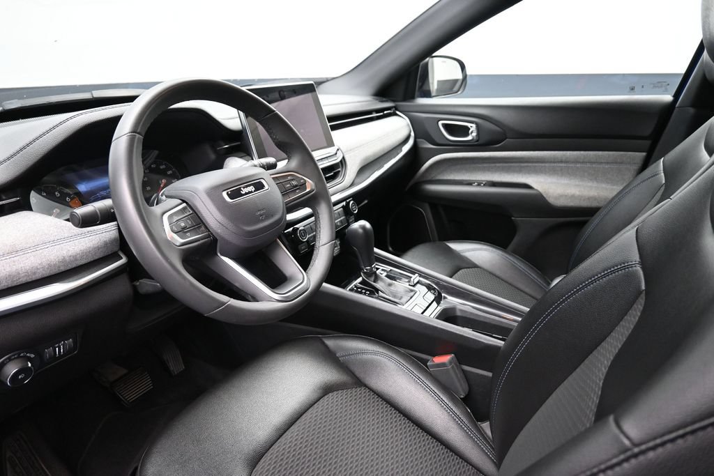 Used 2024 Jeep Compass Latitude AWD/4WD image 19