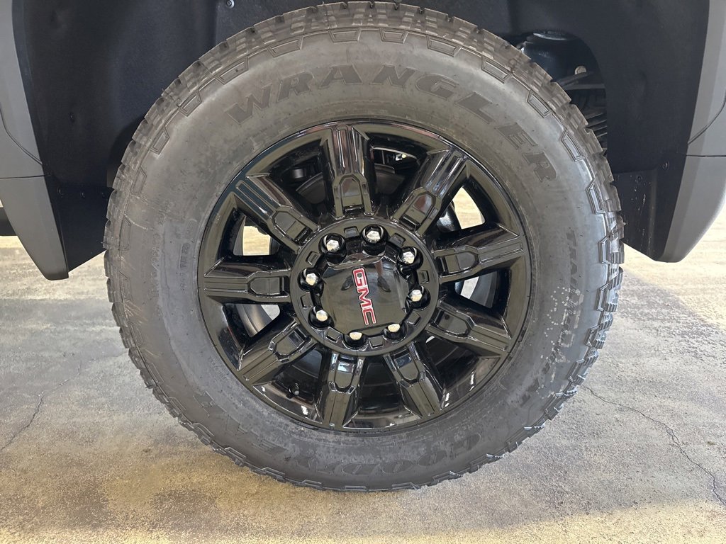 New 2026 GMC Sierra 2500 AT4 w/ AT4 Premium Plus Package image 15