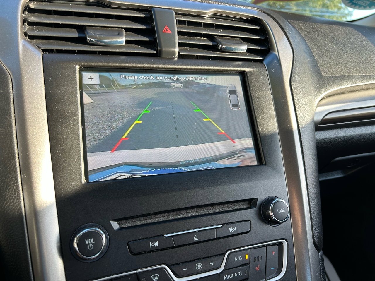 Used 2018 Ford Fusion SE w/ Equipment Group 602A image 21