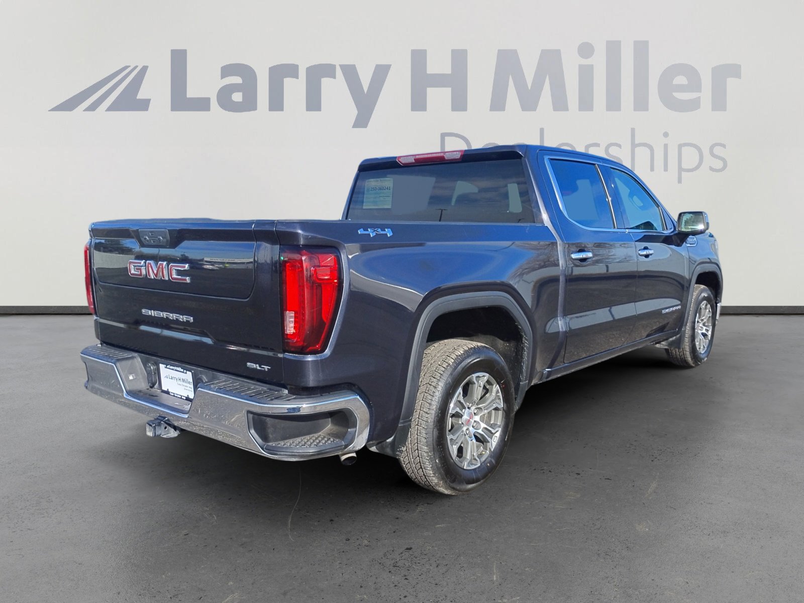 Used 2024 GMC Sierra 1500 SLT image 5