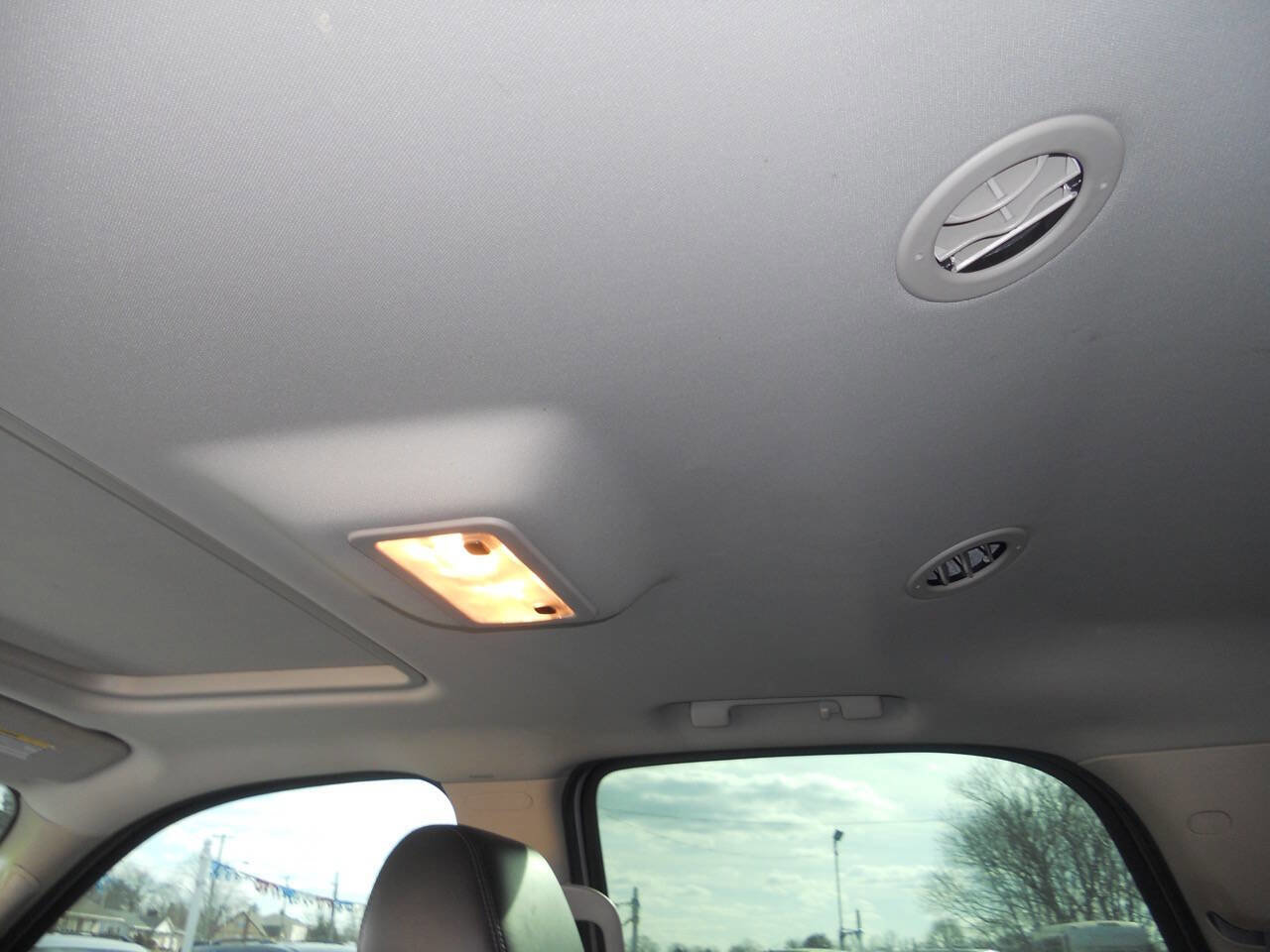 Used 2011 Chevrolet Tahoe LT w/ Luxury Package image 24