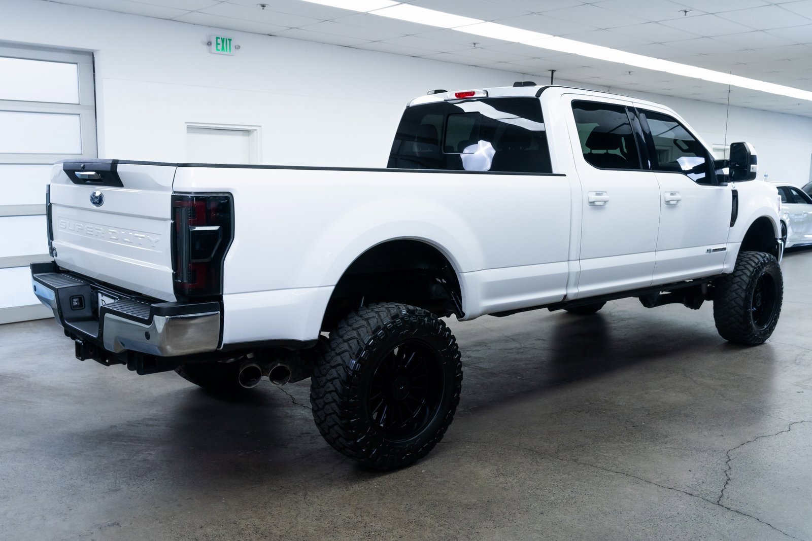 Used 2021 Ford F350 Lariat image 6