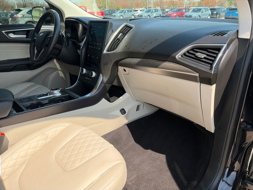Used 2023 Ford Edge Titanium w/ Class II Trailer Tow Package AWD/4WD image 14