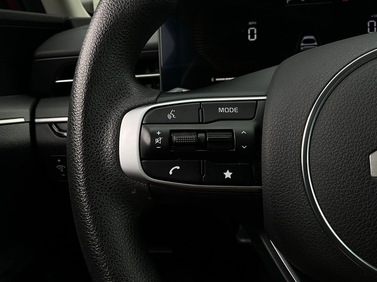 Used 2025 Kia K5 LXS image 35