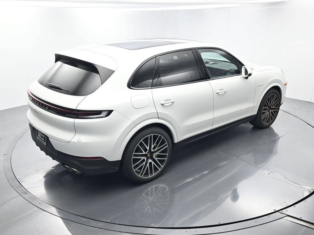 Certified 2025 Porsche Cayenne S AWD/4WD image 36