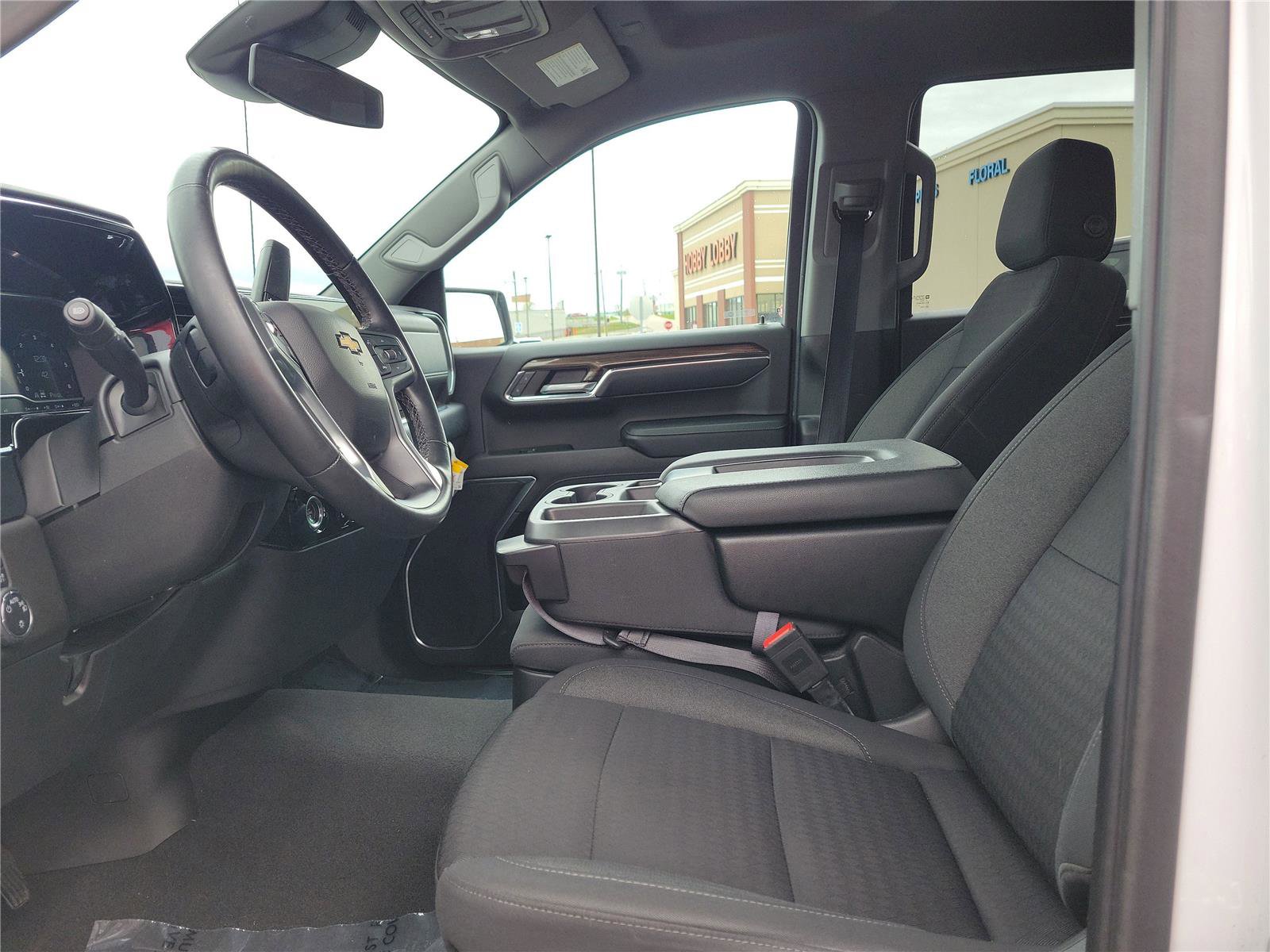 Used 2023 Chevrolet Silverado 1500 LT AWD/4WD image 16