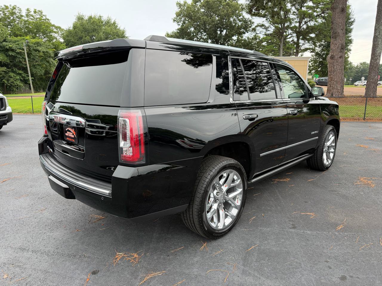 Used 2018 GMC Yukon Denali w/ Denali Ultimate Package AWD/4WD image 4