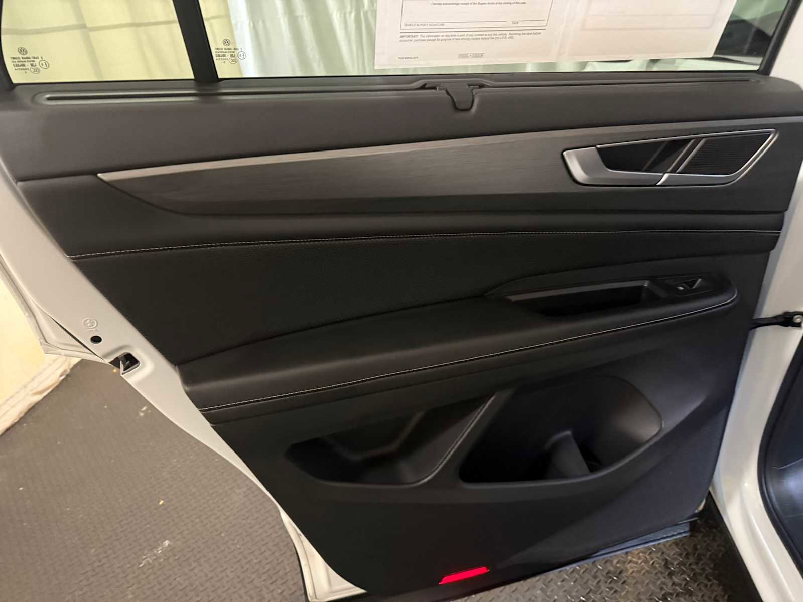 Certified 2024 Volkswagen Atlas Cross Sport SE image 23