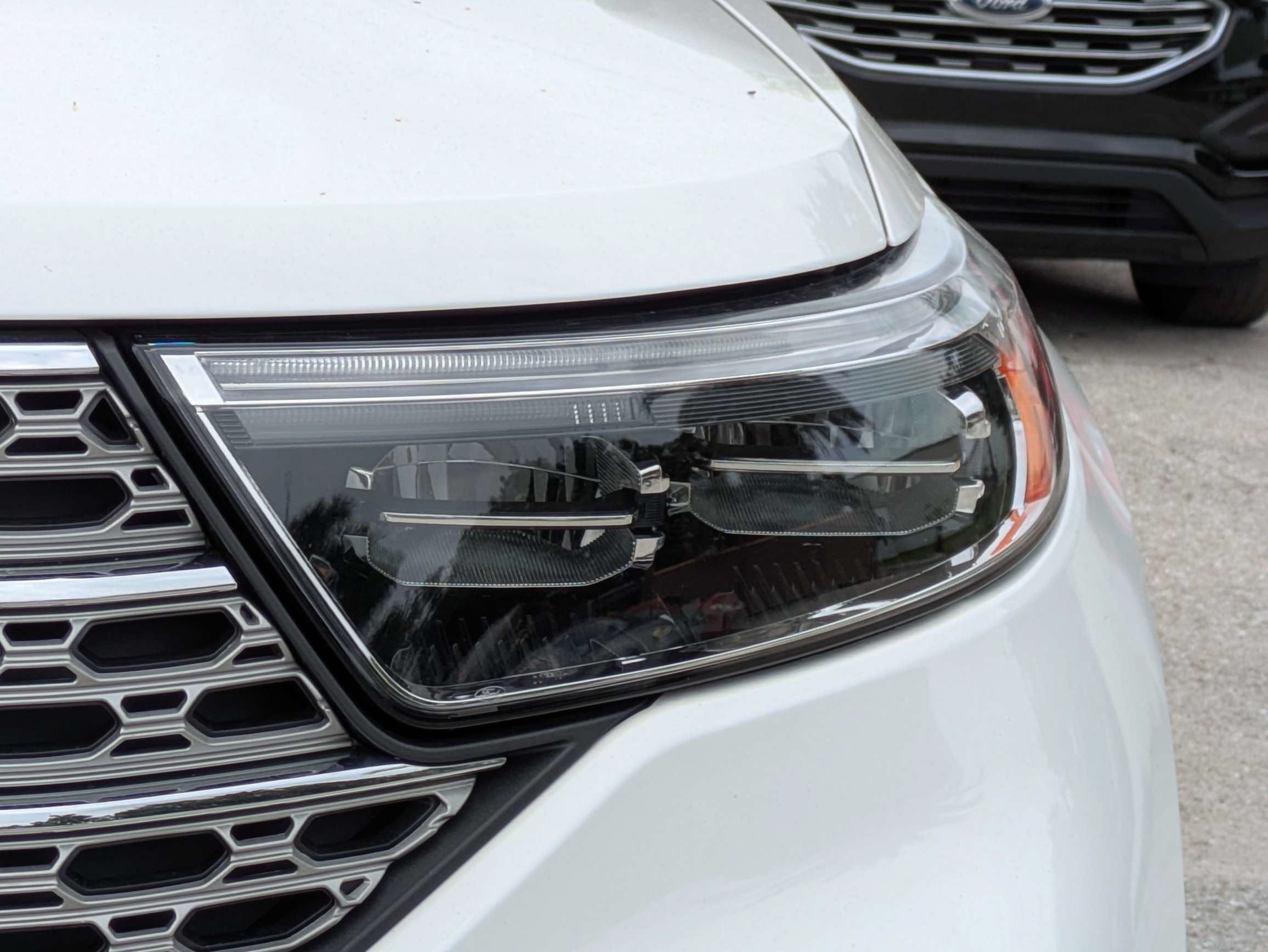 Used 2023 Ford Explorer Limited w/ Limited Technology Package RWD image 10