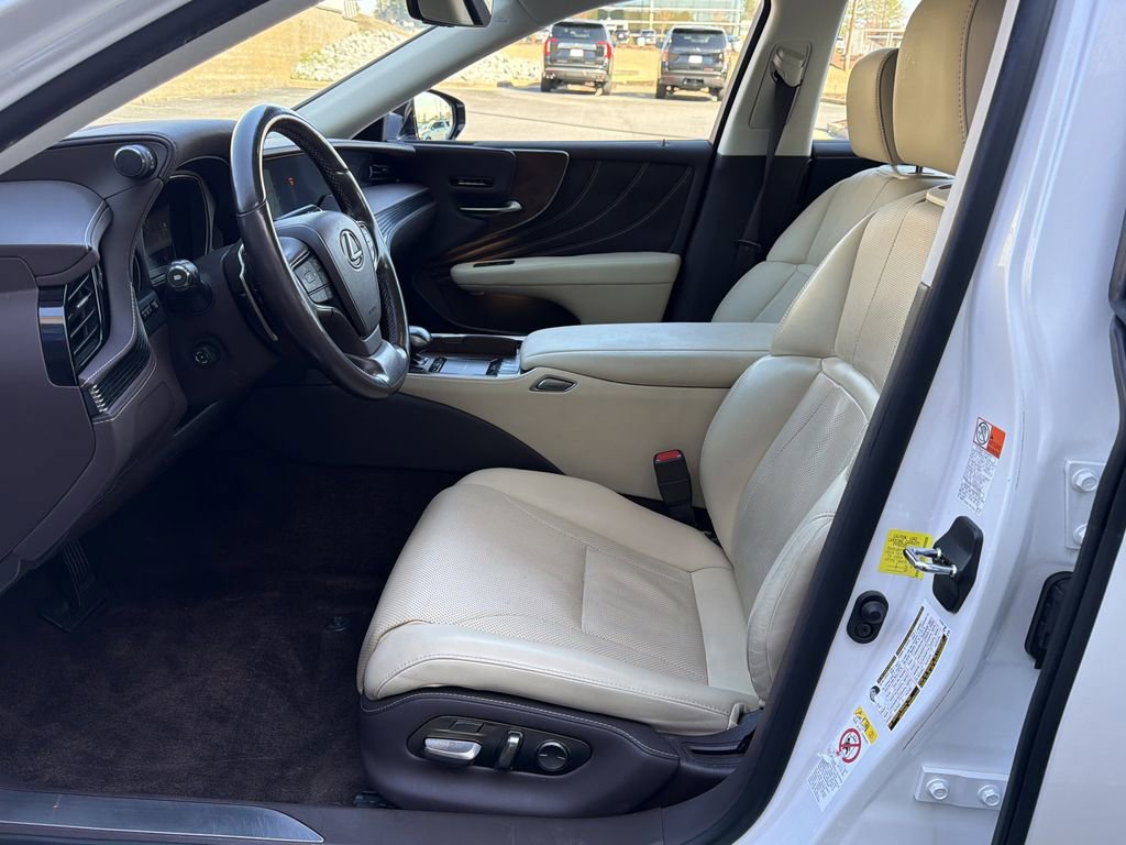 Used 2018 Lexus LS 500 w/ Accessory Package (Z2) image 9