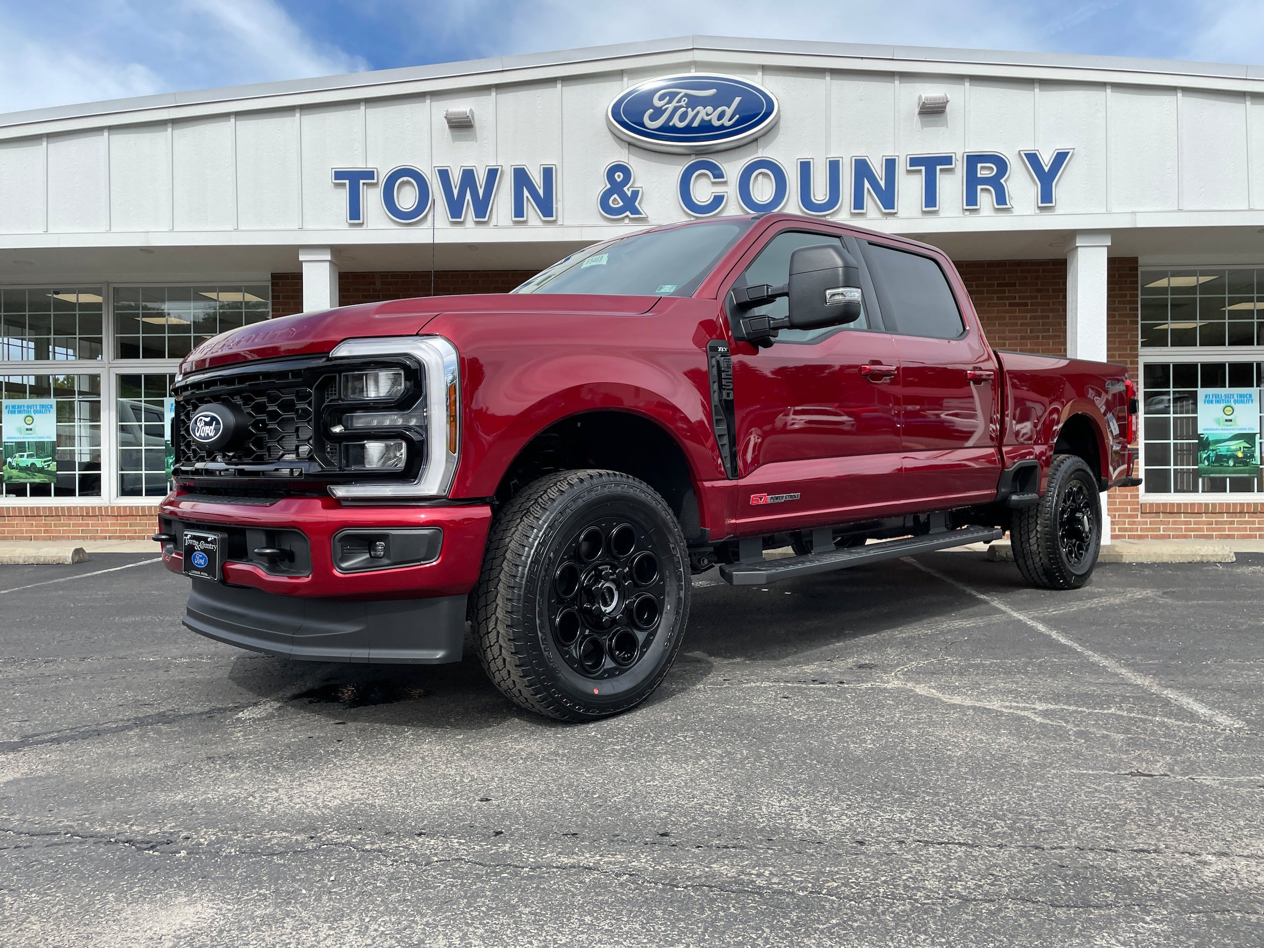 New 2027 Ford F250 XLT w/ XLT Premium Package AWD/4WD image 3