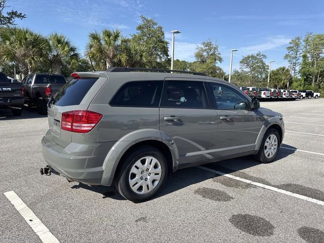 Used 2019 Dodge Journey SE FWD image 3