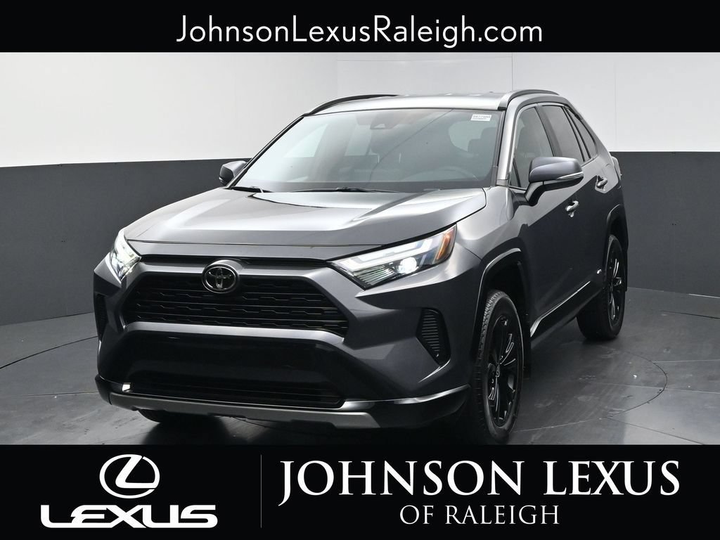 Used 2025 Toyota RAV4 SE AWD/4WD image 5