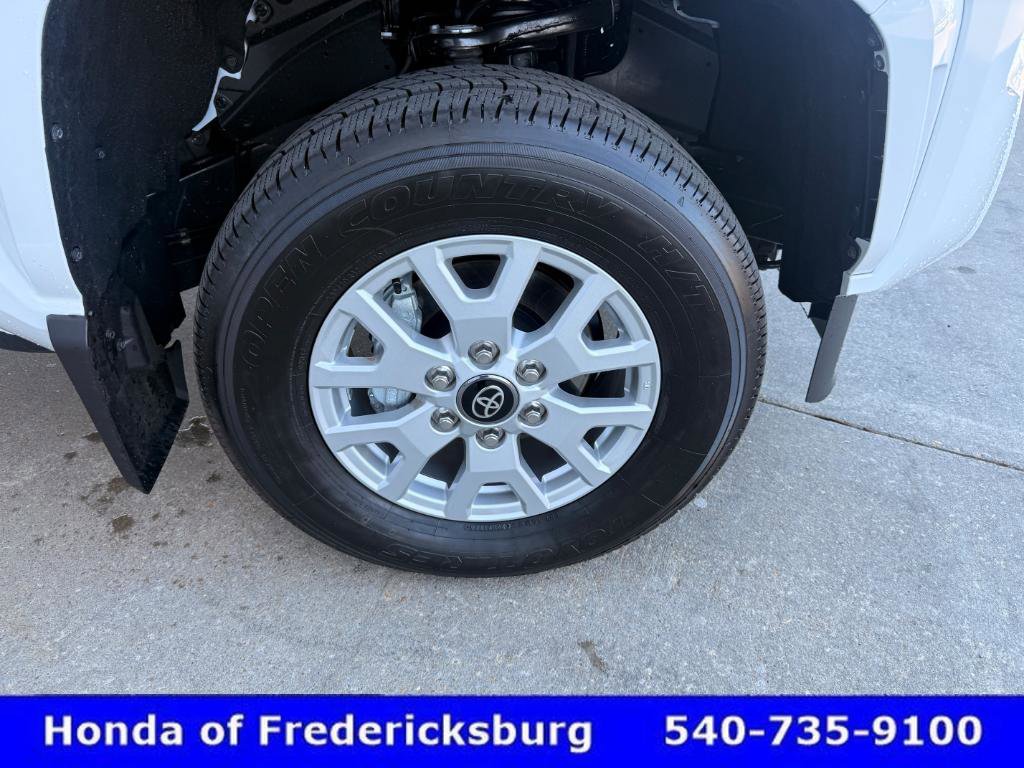 Used 2025 Toyota Tacoma SR5 image 29