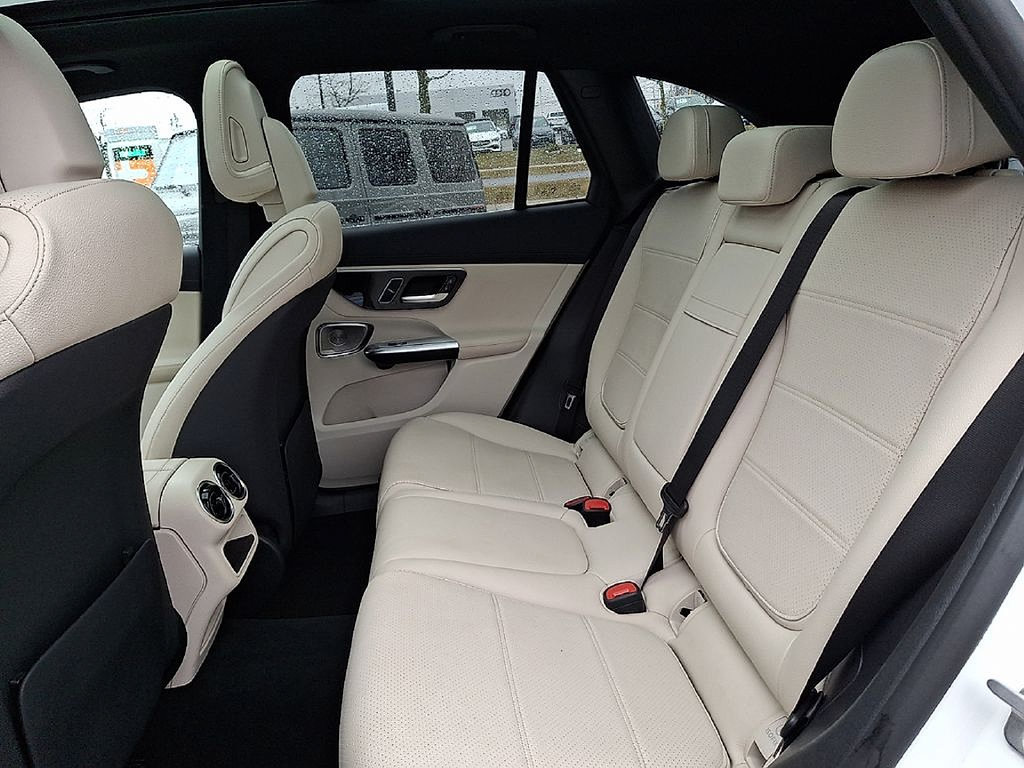 Used 2023 Mercedes-Benz GLC 300 4MATIC image 14