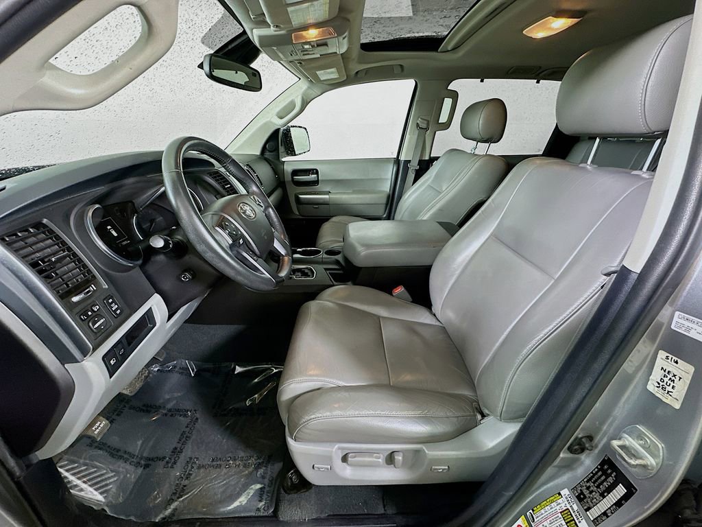 Used 2022 Toyota Sequoia Limited image 16