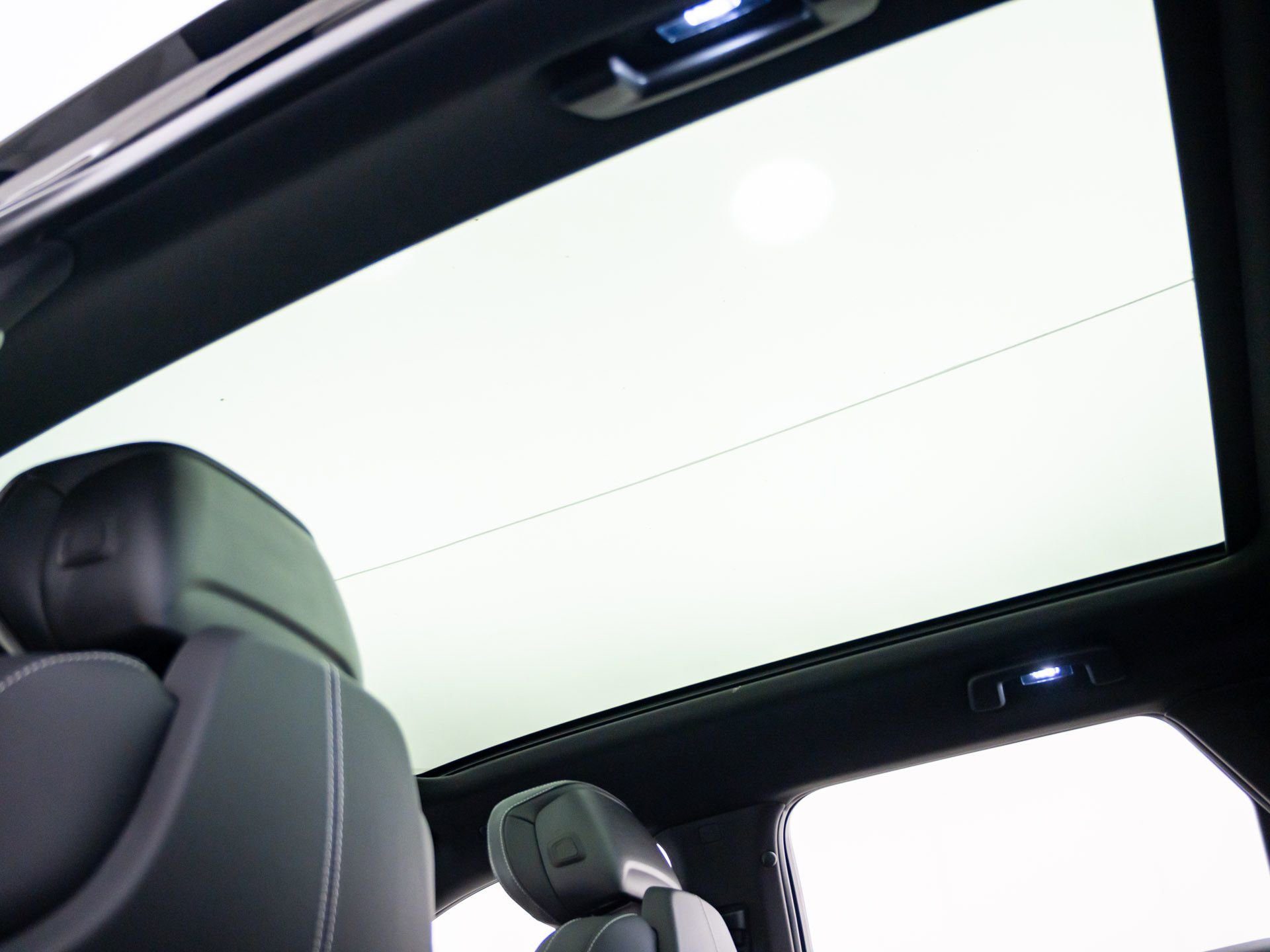 Certified 2025 Cadillac Lyriq Luxury w/ LPO, Floor Liner Package image 21