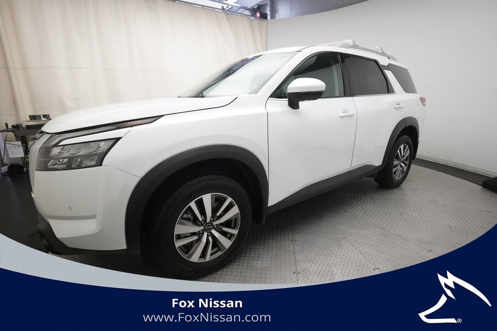 Certified 2025 Nissan Pathfinder SL AWD/4WD image 1