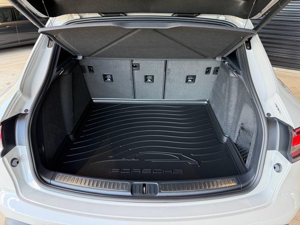 New 2026 Porsche Macan GTS AWD/4WD image 36