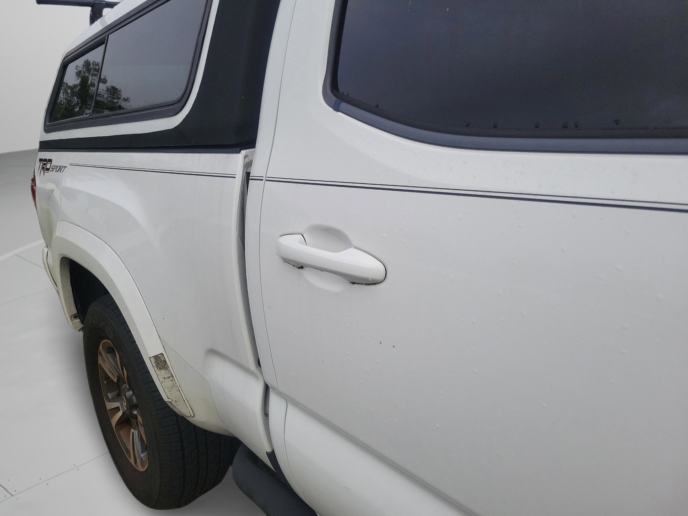 Used 2018 Toyota Tacoma TRD Sport RWD image 17