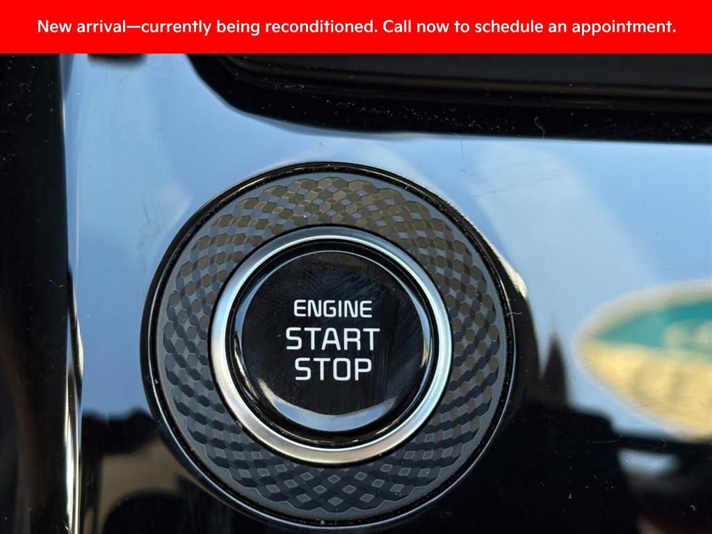 Used 2025 Kia Niro EX image 13