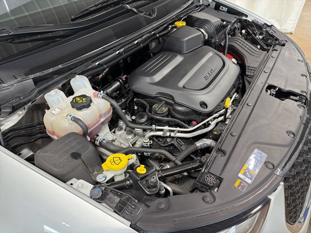 Used 2024 Chrysler Pacifica Touring-L FWD image 39