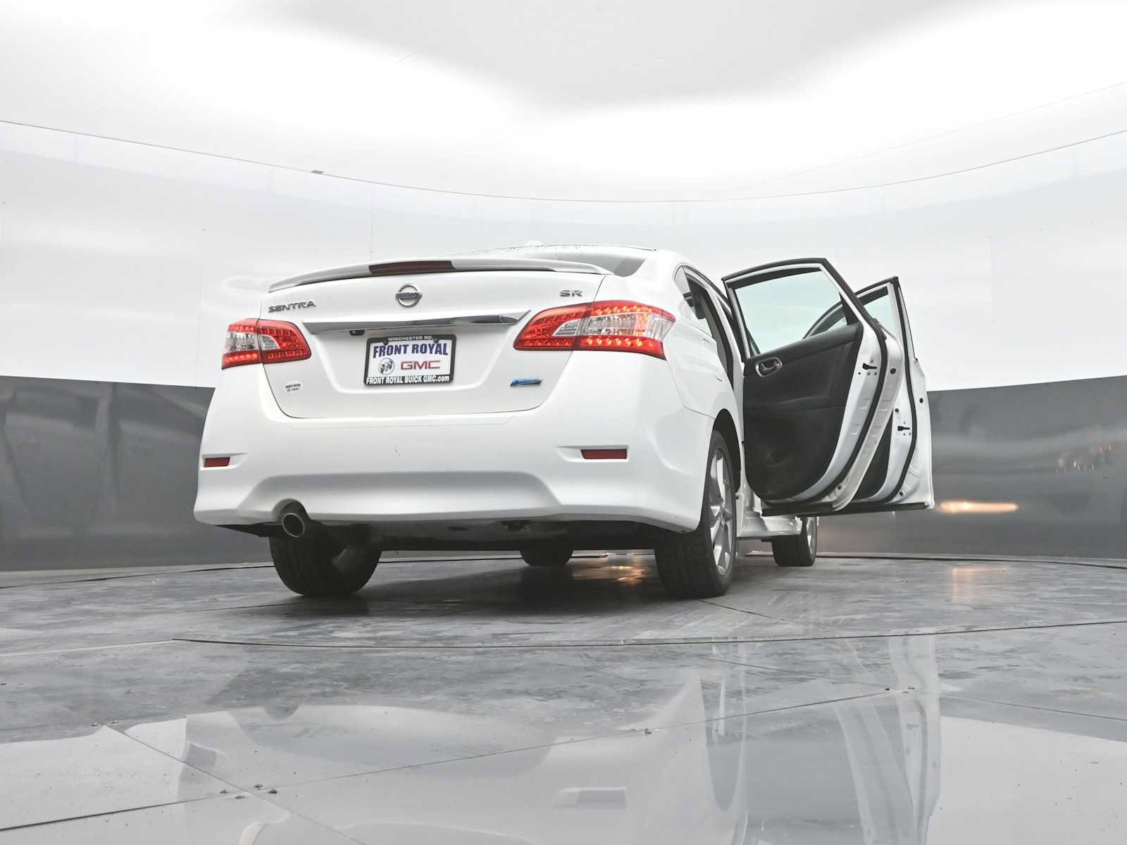 Used 2014 Nissan Sentra SR w/ SR Driver Package FWD image 44